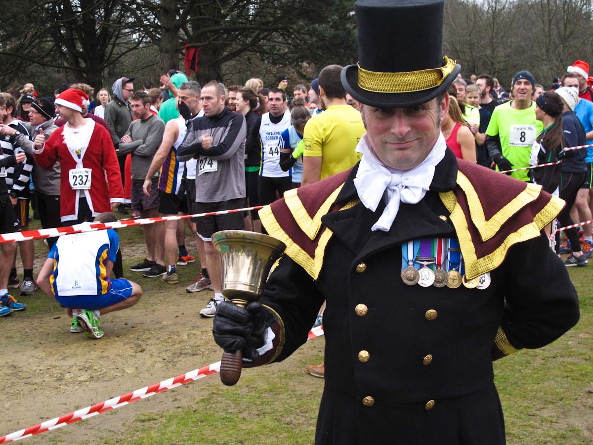 The Town Crier ready to start the run